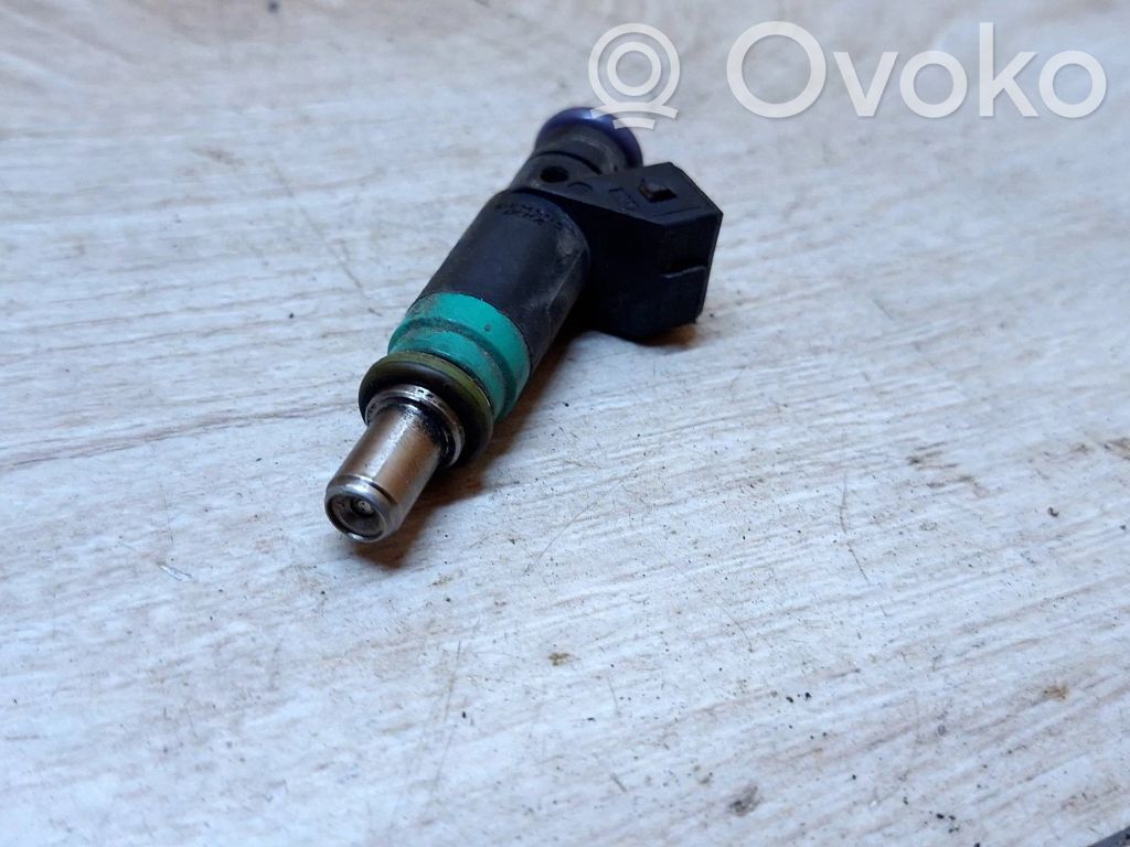 Ford Focus Fuel injector 