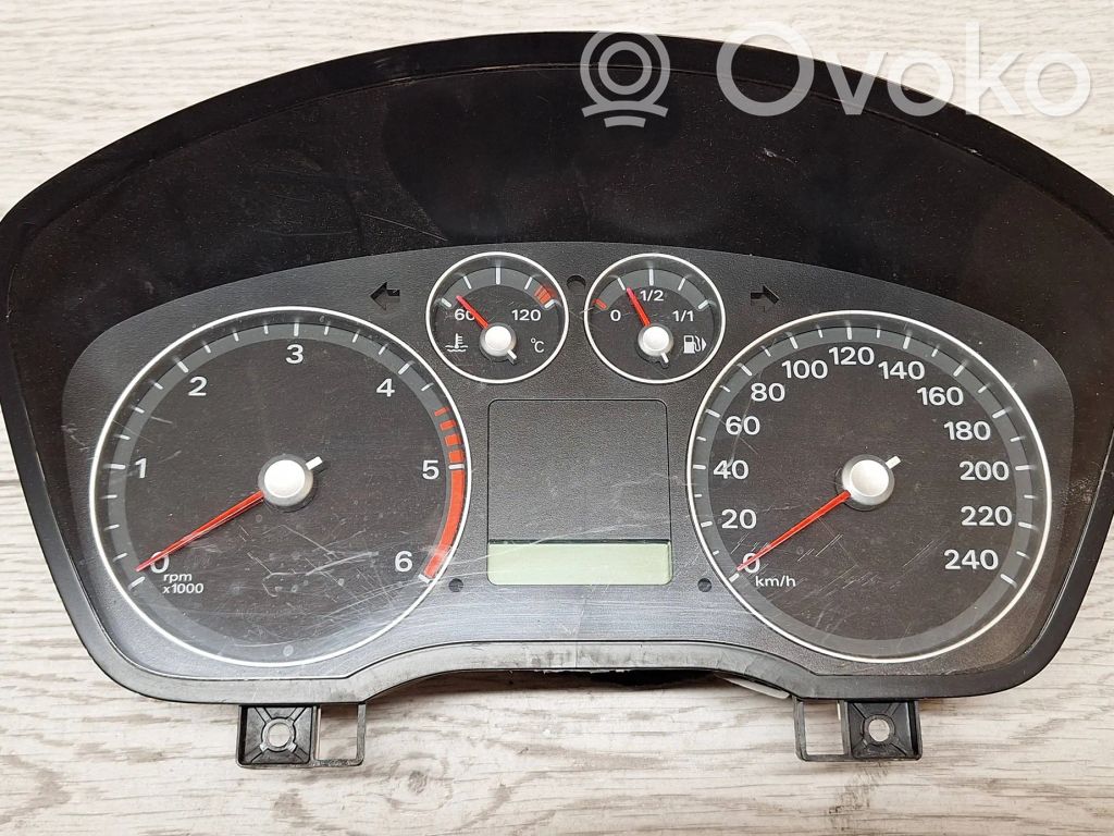 Ford Focus Geschwindigkeitsmesser Cockpit 