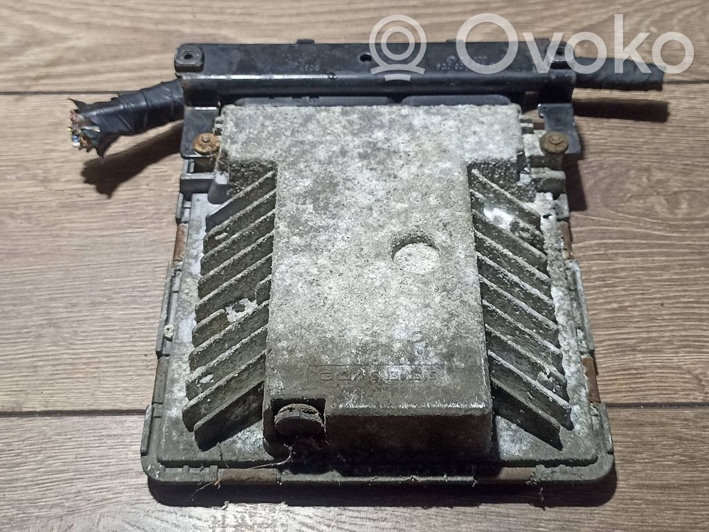 Volkswagen PASSAT B7 Engine control unit/module 