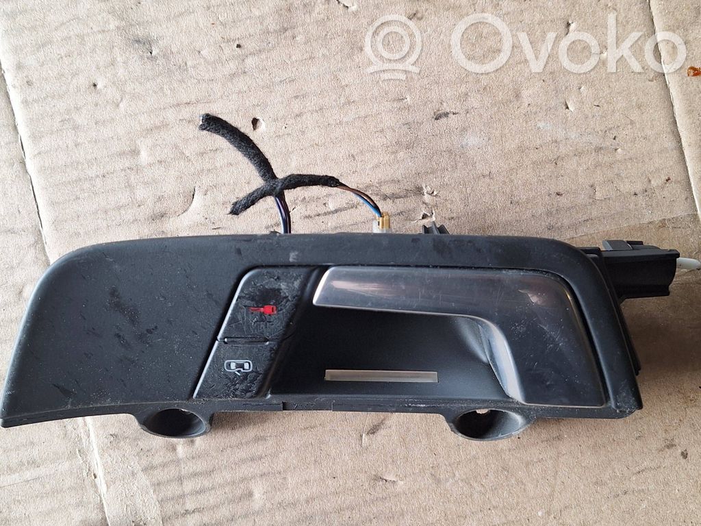 Audi A4 S4 B6 8E 8H Klamka wewnętrzna drzwi przednich 