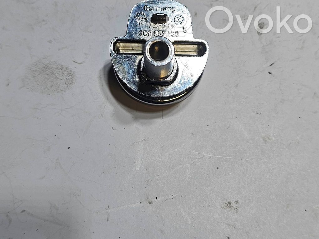 Volkswagen PASSAT B6 Tie down hook / loop 
