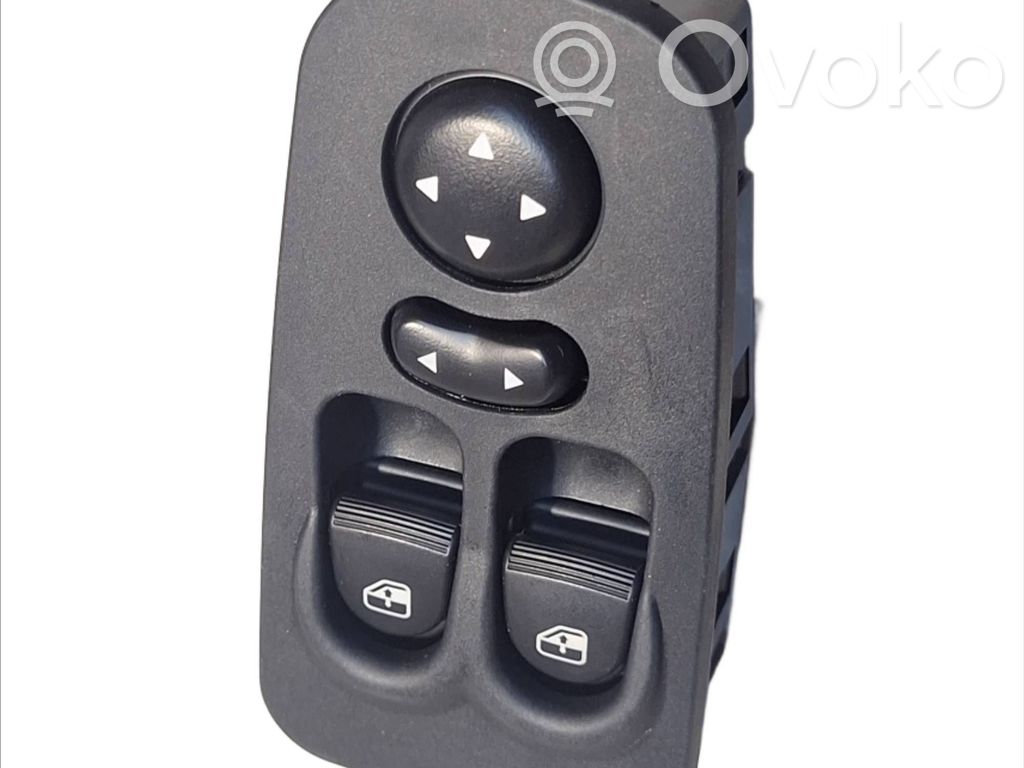 Lancia Ypsilon Electric window control switch 