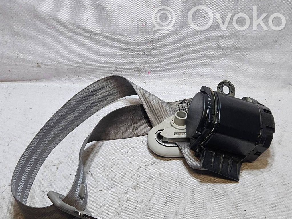 Volkswagen Golf IV Cinturón trasero 