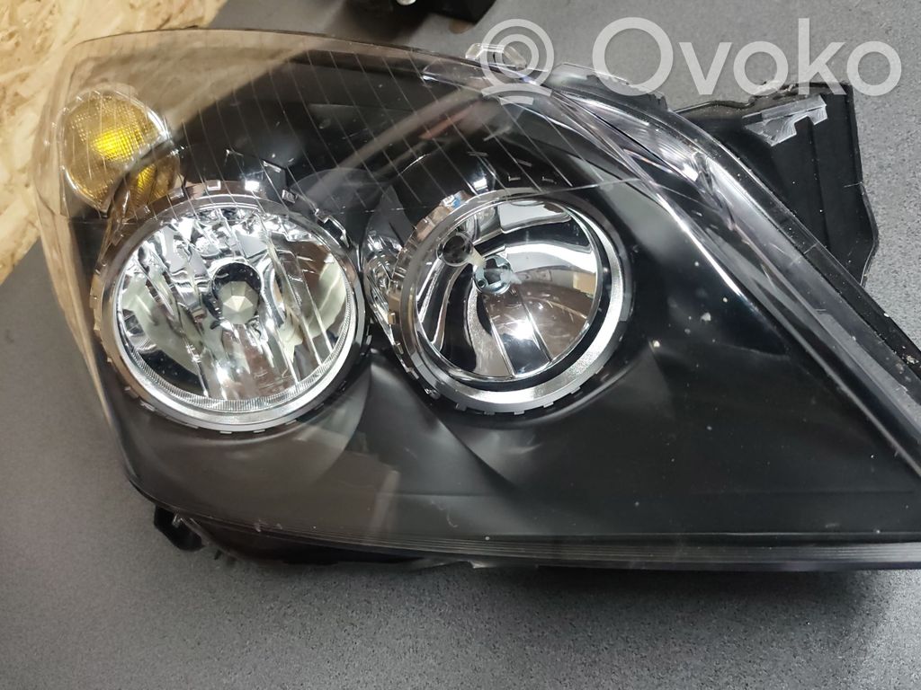 Opel Astra H Scheinwerfer 