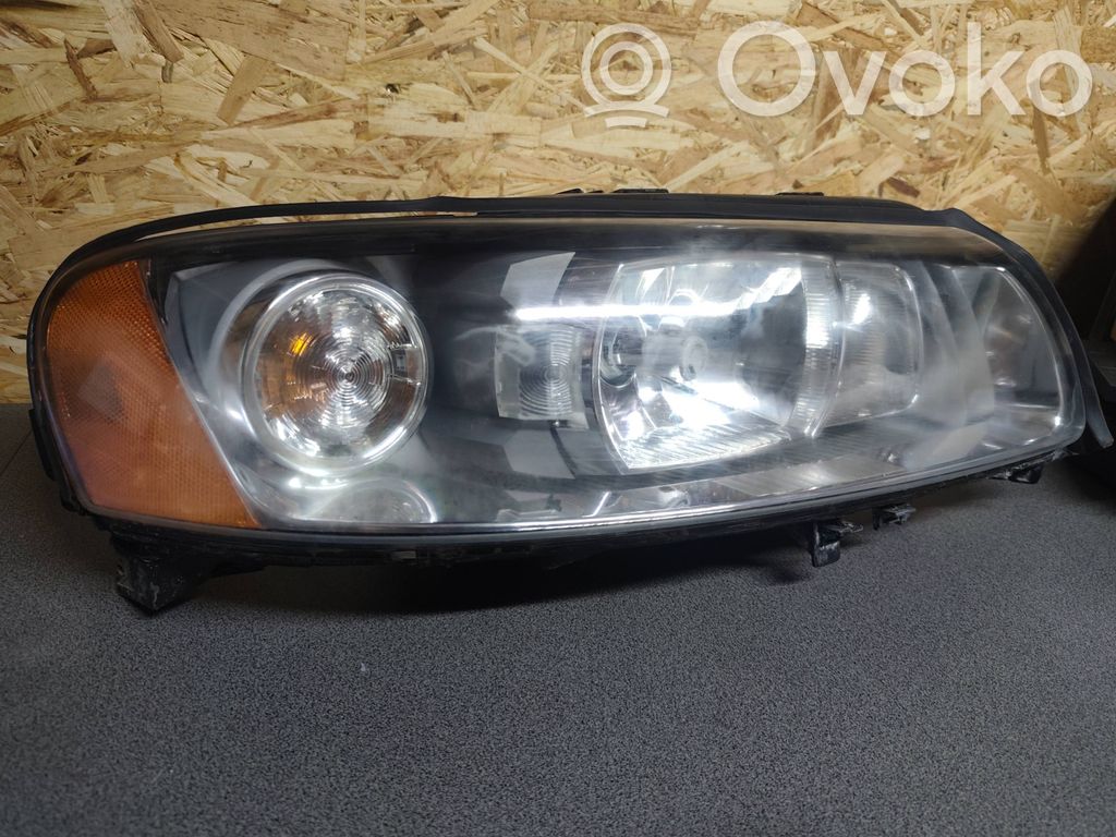 Volvo V70 Phare frontale 