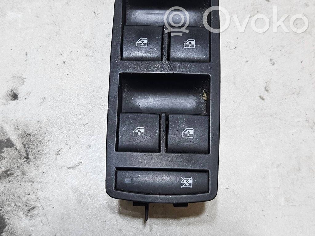 Opel Insignia A Interruptor del elevalunas eléctrico 
