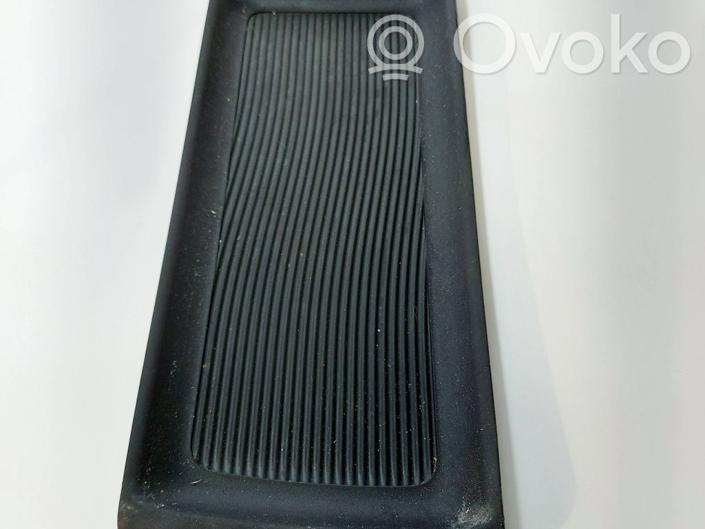 Chrysler Pacifica Glove box pad 