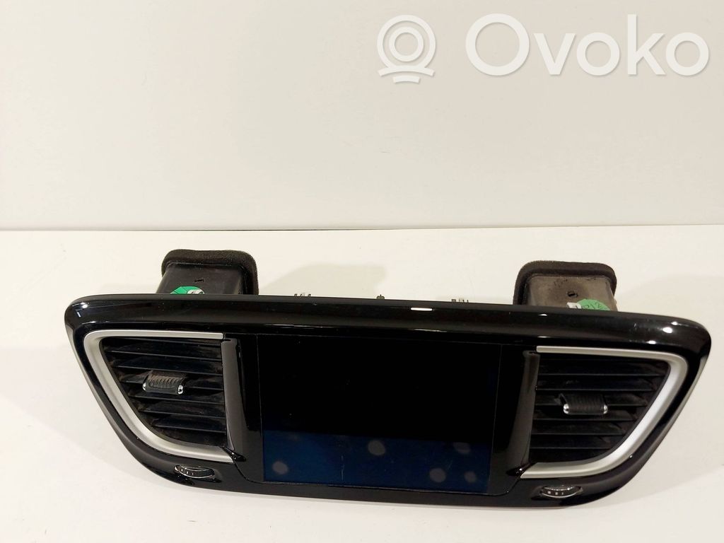 Chrysler Pacifica Screen/display/small screen 