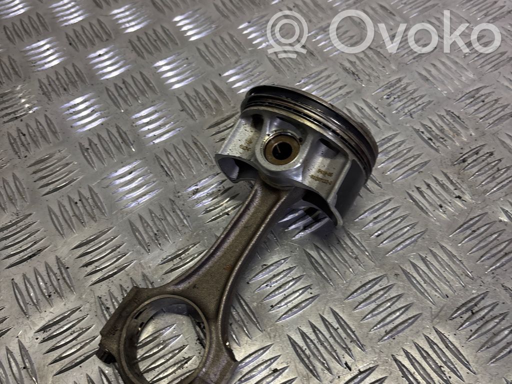McLaren 570S Pistón con biela 