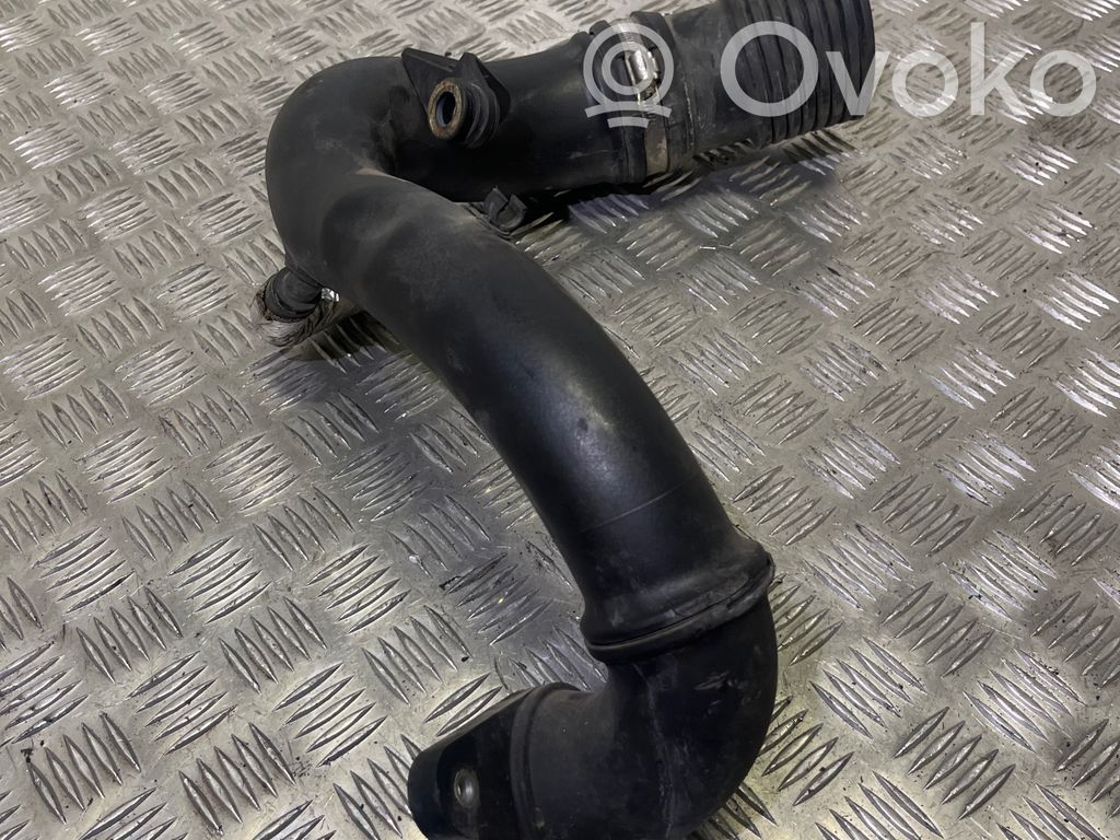 Renault Master III Moottorin vesijäähdytyksen putki/letku 