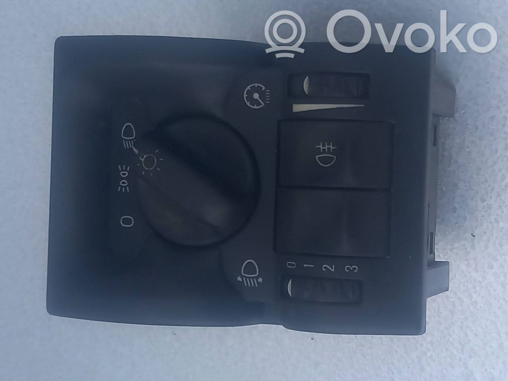 Light switch   90504968