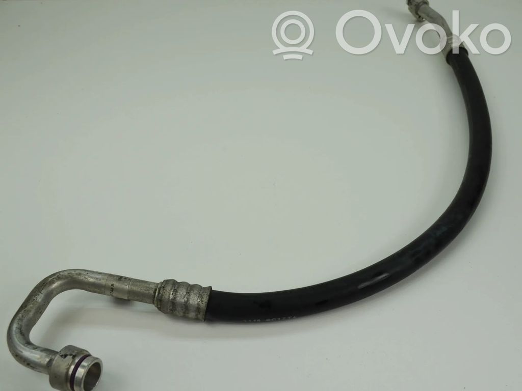 Audi A4 S4 B9 8W Ilmastointilaitteen putki (A/C) 