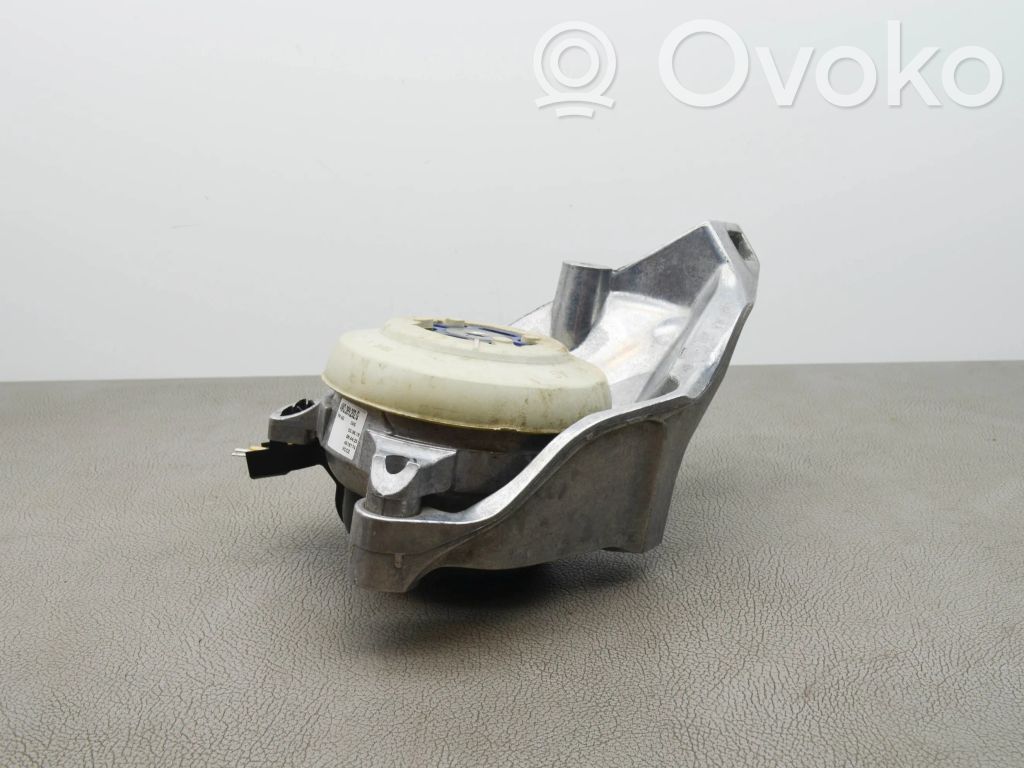 Engine mount bracket   4M0399202G,4M0399404F