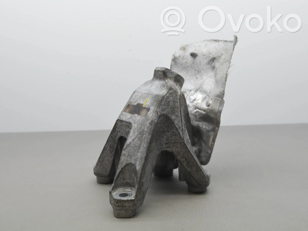 Audi A4 S4 B9 8W Engine mounting bracket 