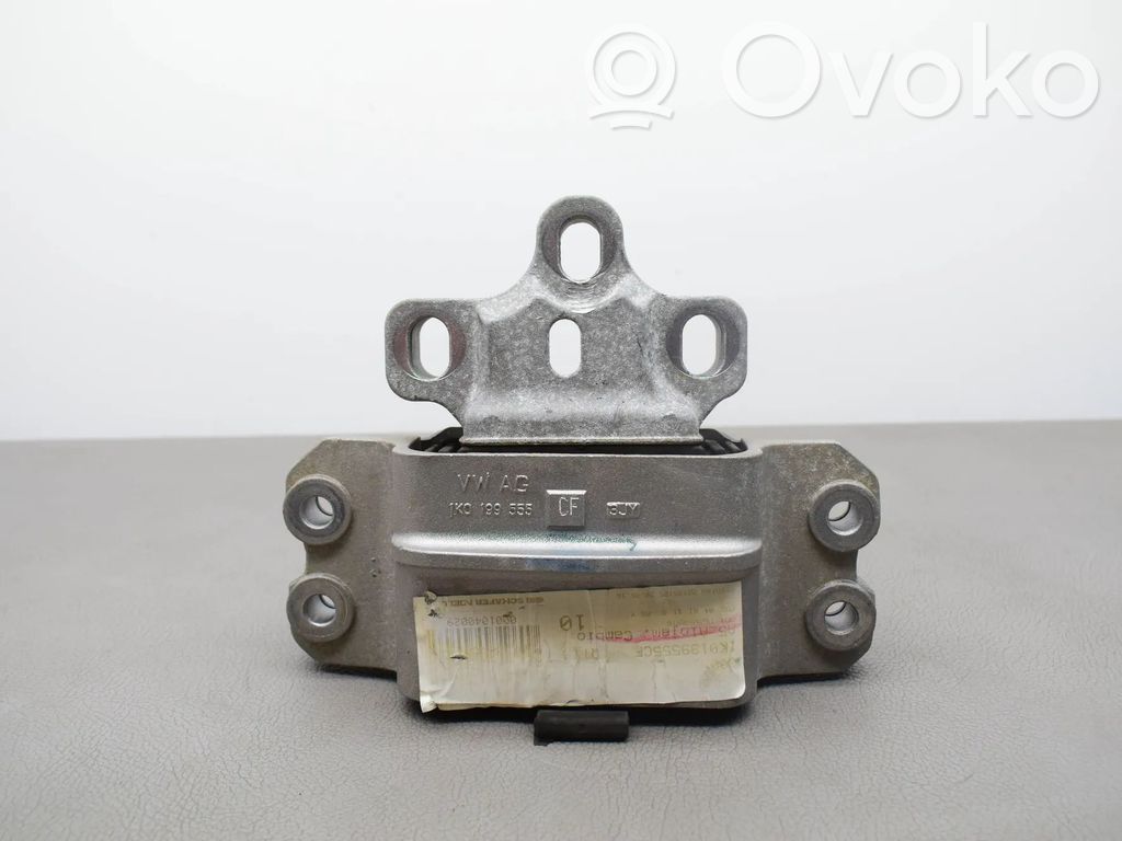Volkswagen Jetta VI Engine mount bracket 