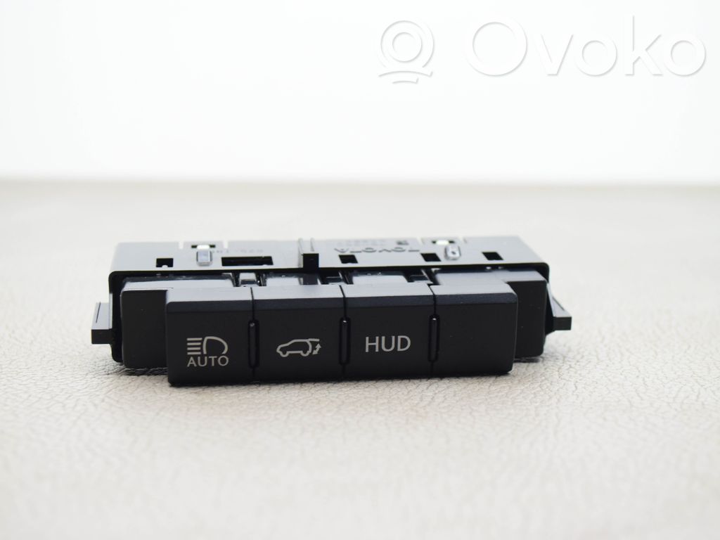 Lexus RX 450H A set of switches 