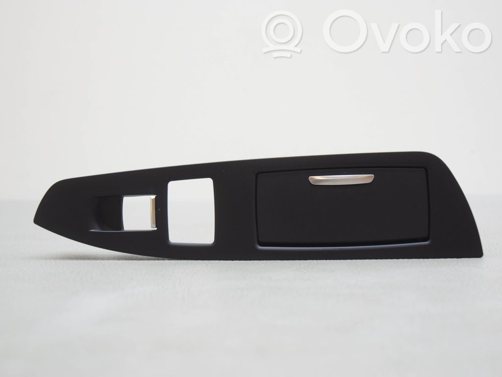 BMW 7 F01 F02 F03 F04 Popielniczka deski rozdzielczej 