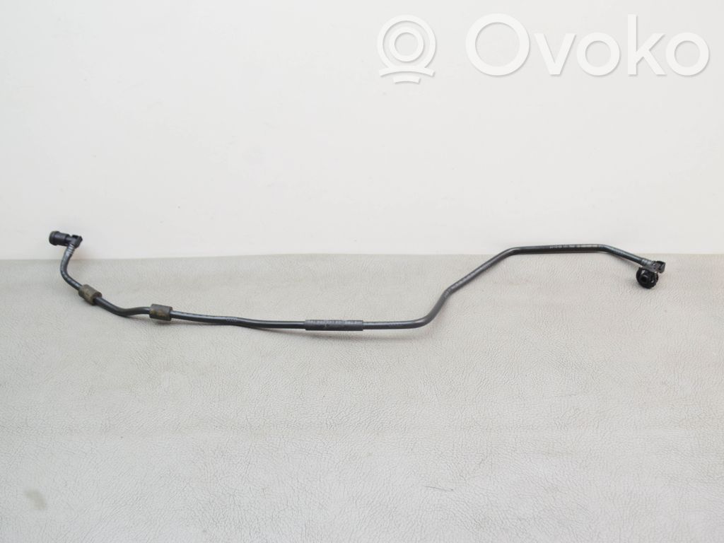 Audi A4 S4 B9 8W Conductă/furtun vacuum 