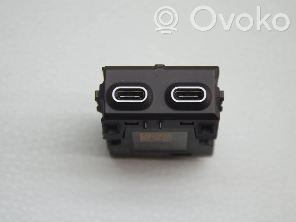 BMW 5 G60 G61 Разъем USB 
