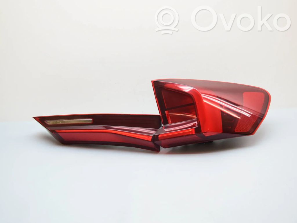 BMW X1 U11 Lampy tylne / Komplet 