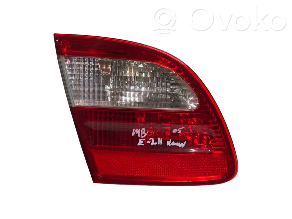Mercedes-Benz E W211 Lampy tylnej klapy bagażnika 