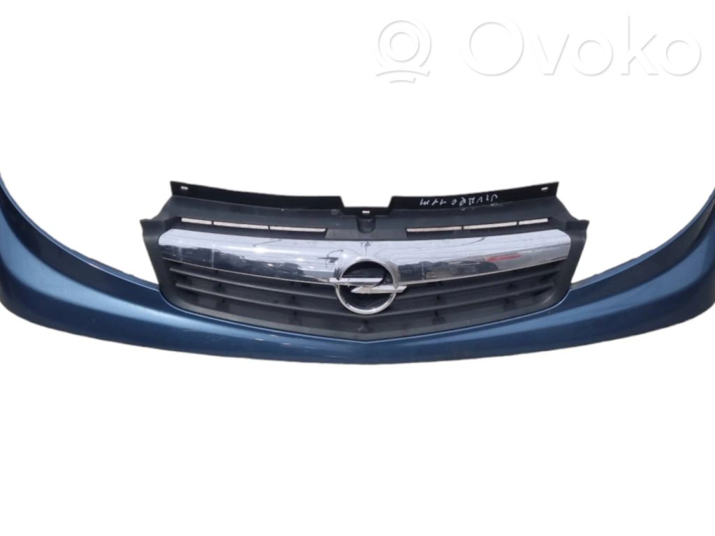 Opel Vivaro Zderzak przedni 