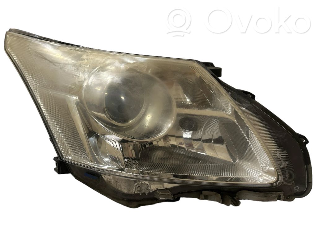 Toyota Avensis T270 Headlight/headlamp 