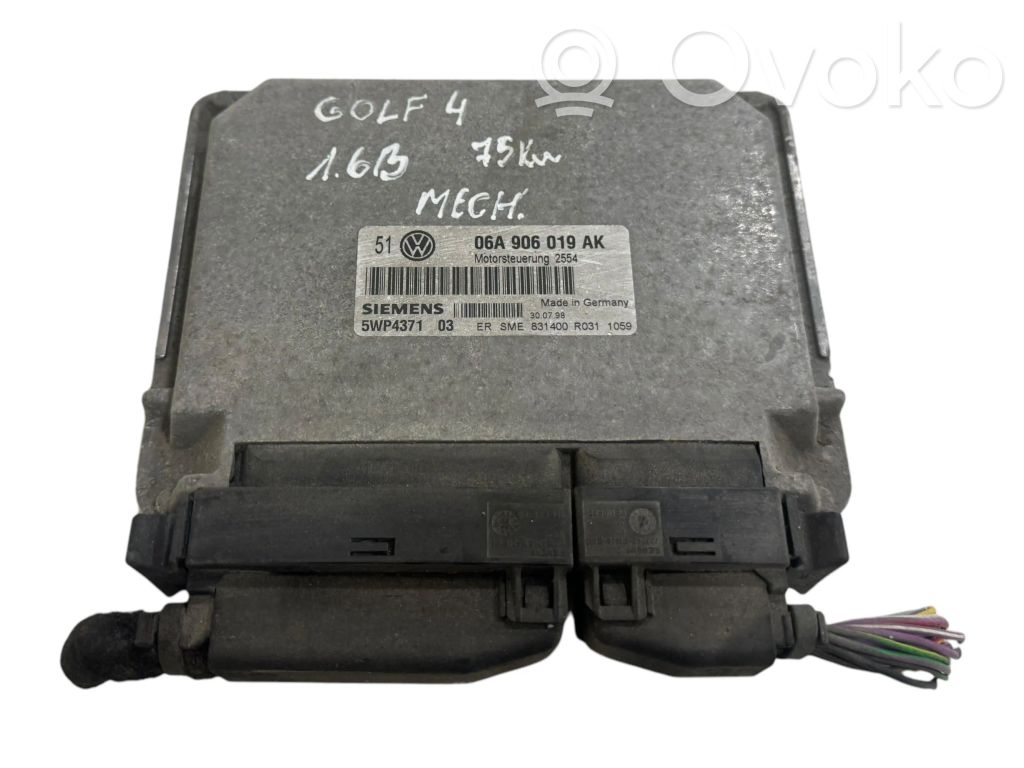 Engine control unit/module   06A906019AK,5WP4371