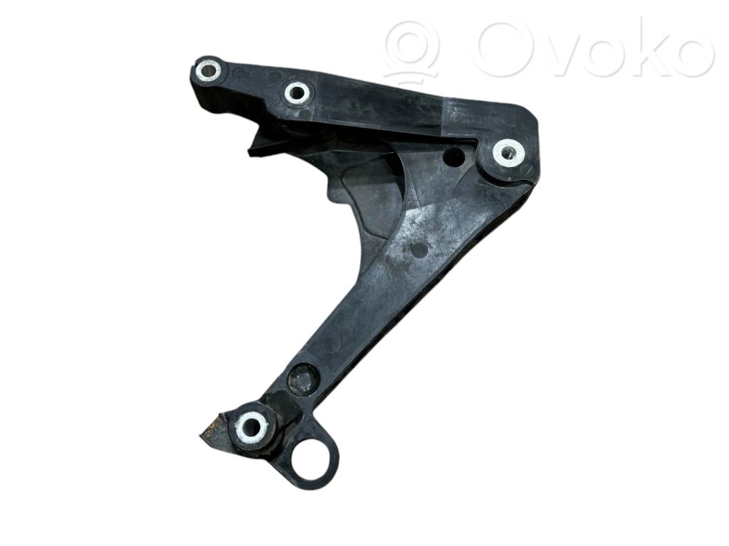 BMW i3 Engine mounting bracket 