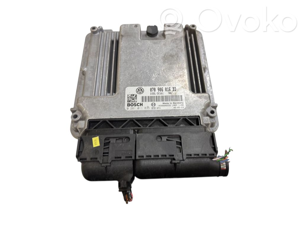 Volkswagen Transporter - Caravelle T5 Engine control unit/module 