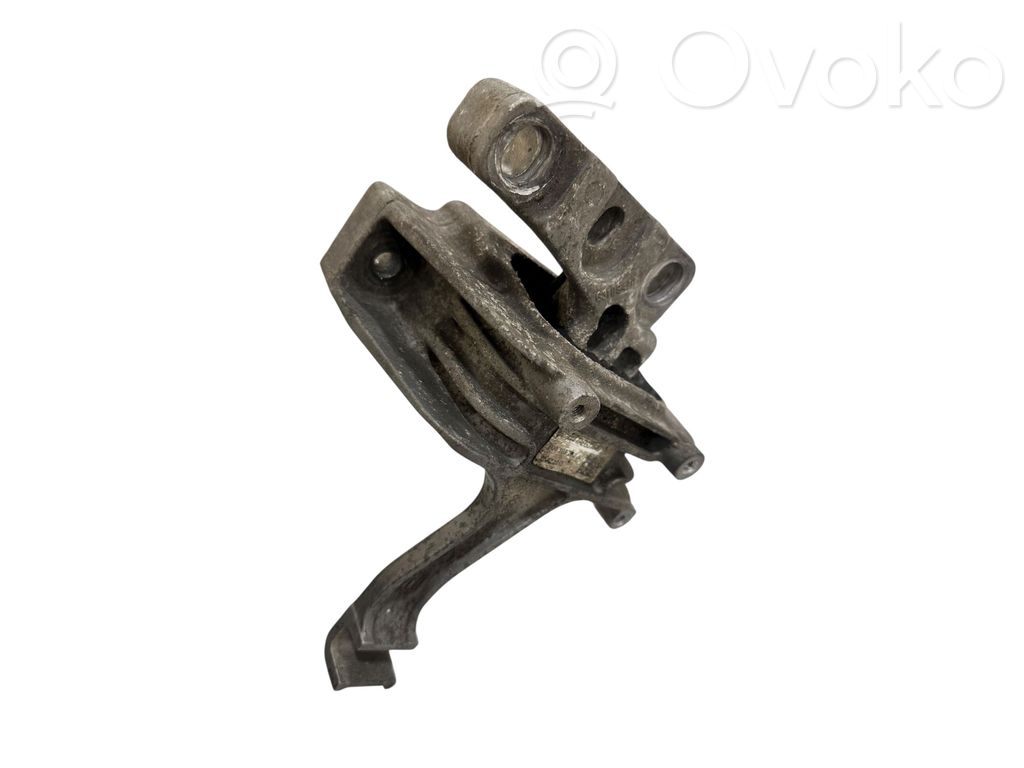 Volkswagen Golf VII Engine mount bracket 