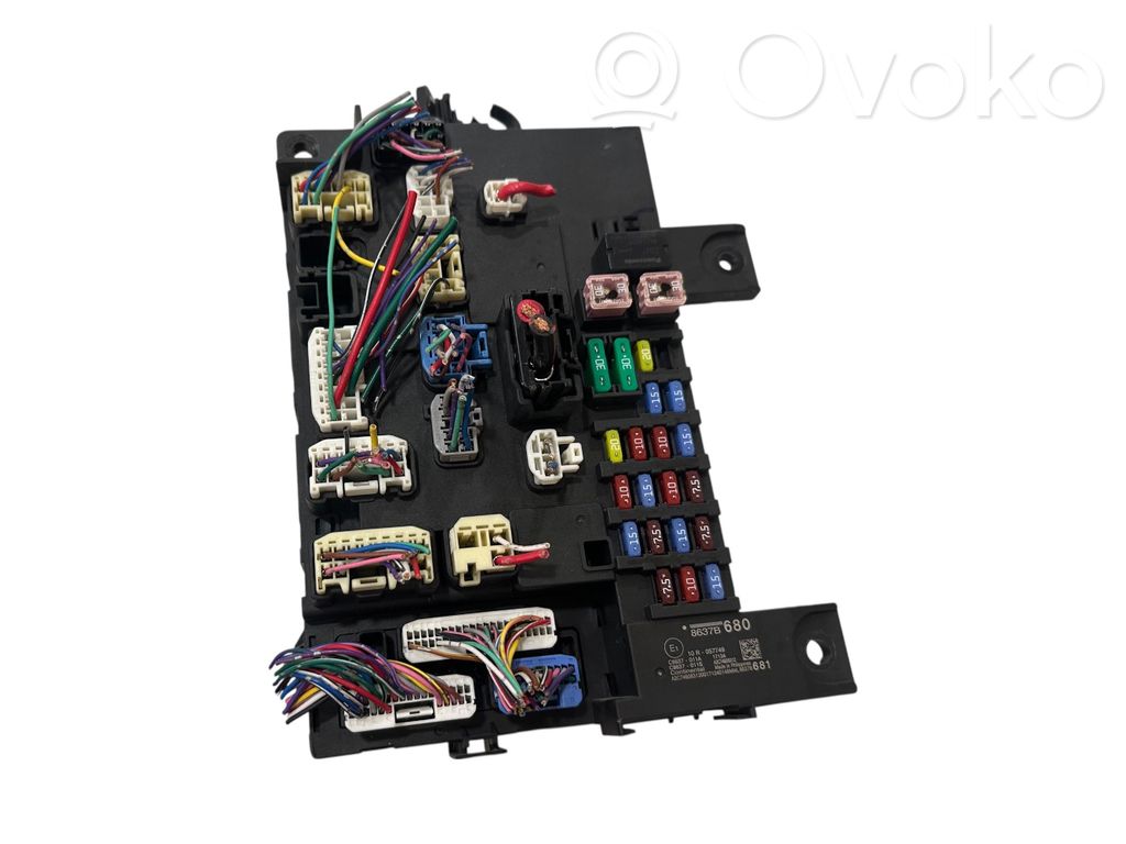 Mitsubishi Outlander Fuse module 