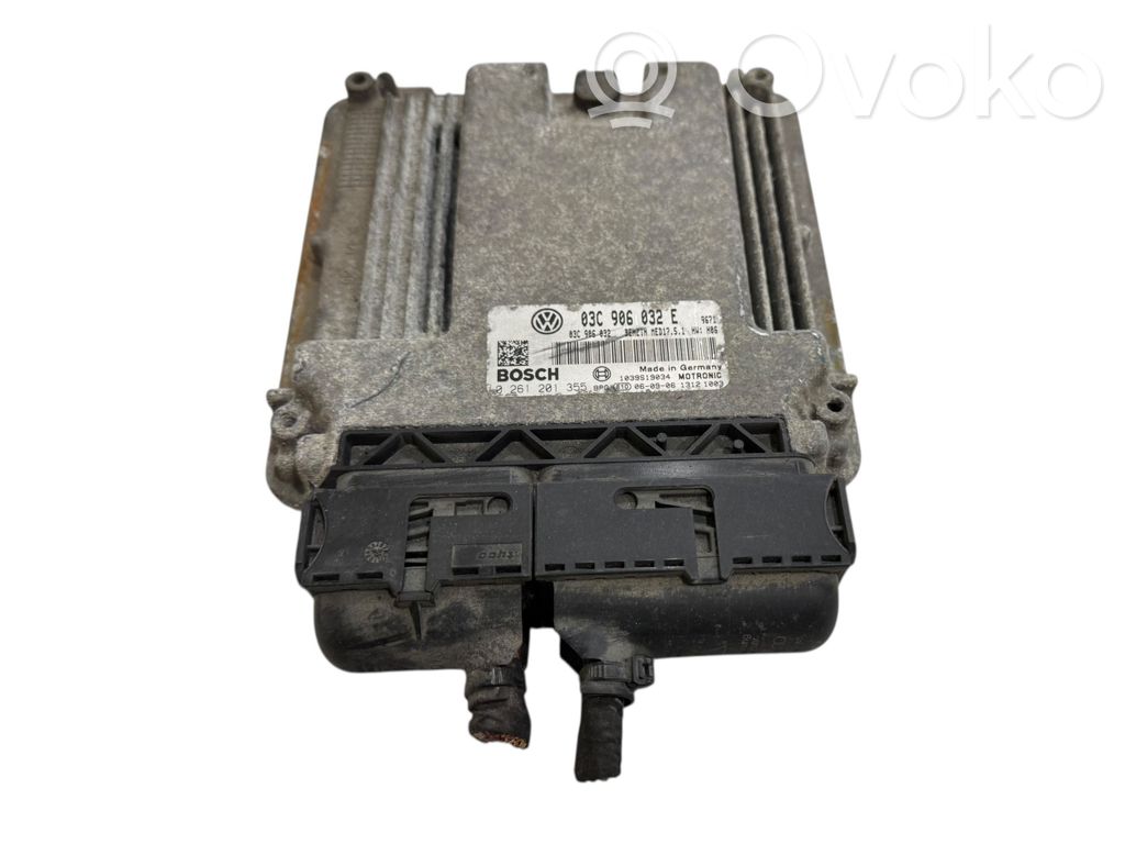 Volkswagen Golf V Engine control unit/module 