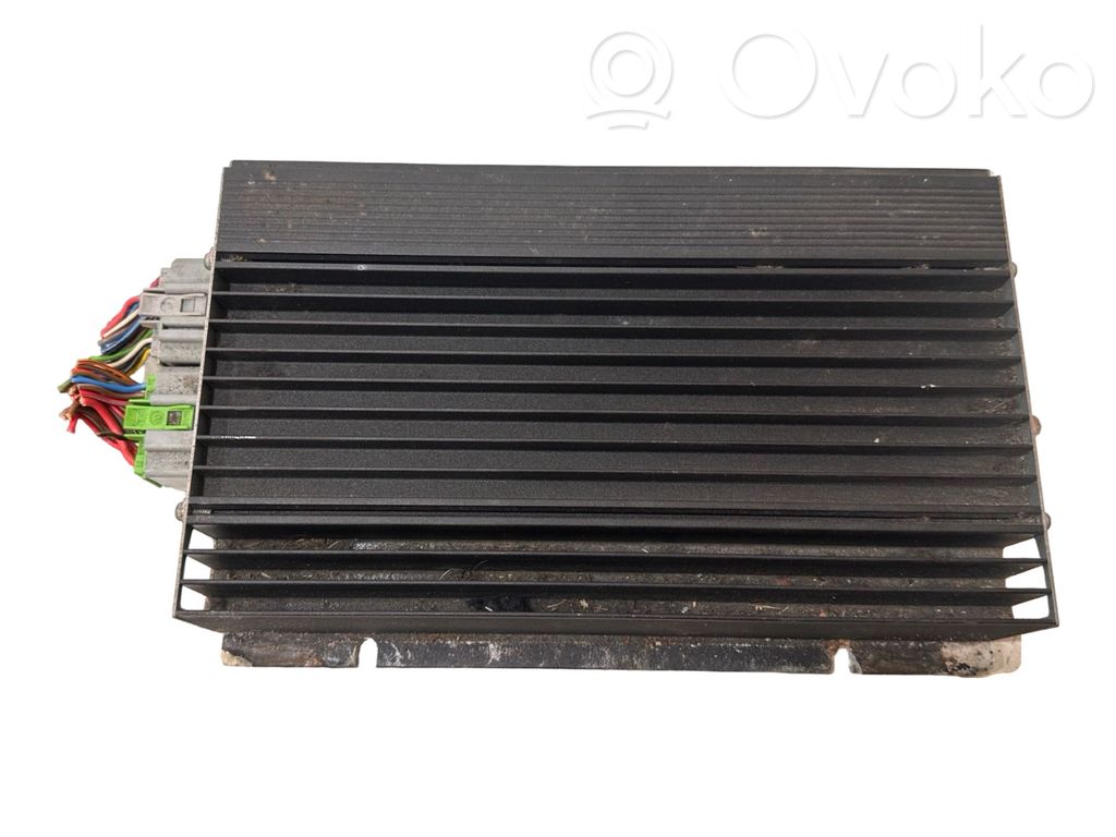 Volkswagen PASSAT B6 Wzmacniacz audio 
