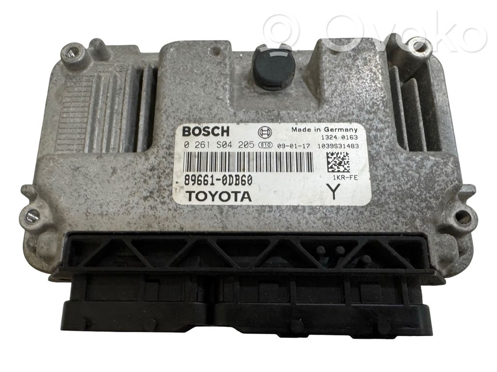 Toyota Yaris Engine control unit/module 