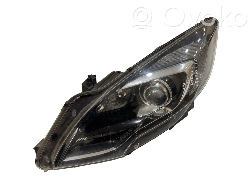 Opel Zafira C Lampa przednia 