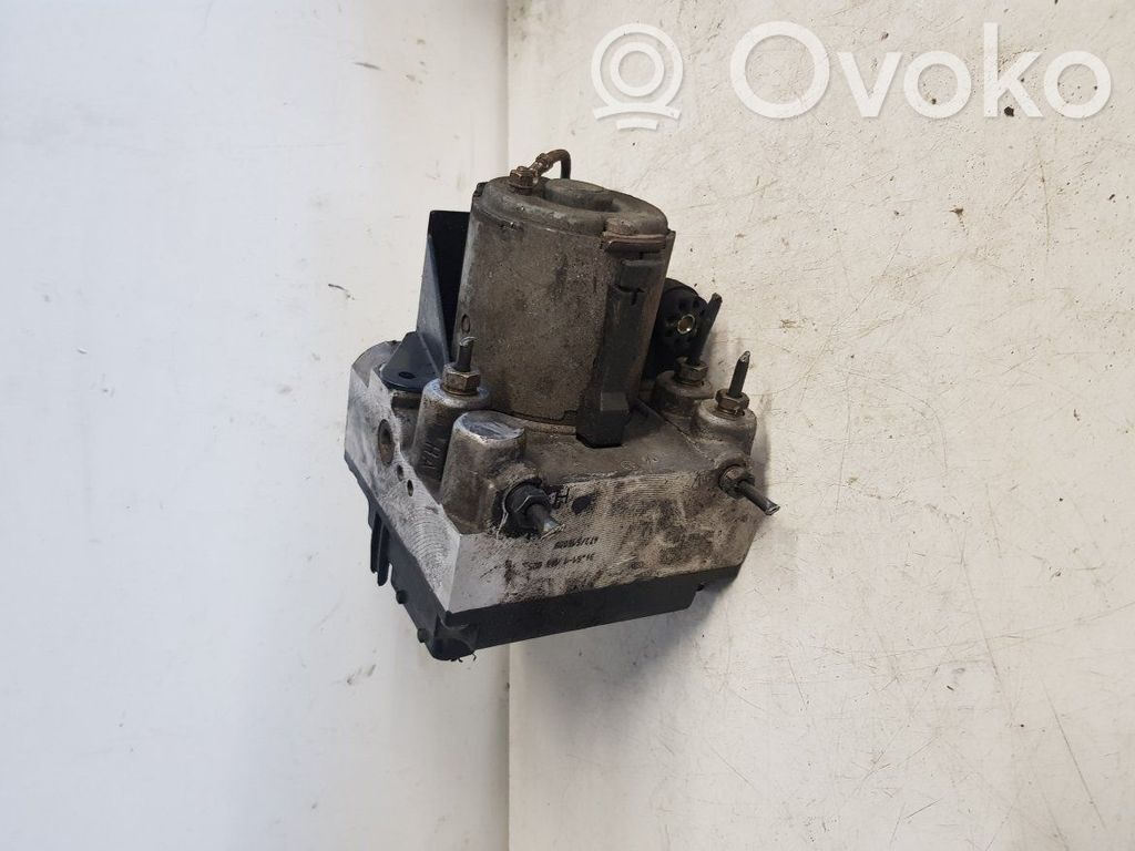 BMW 5 E34 ABS Pump 