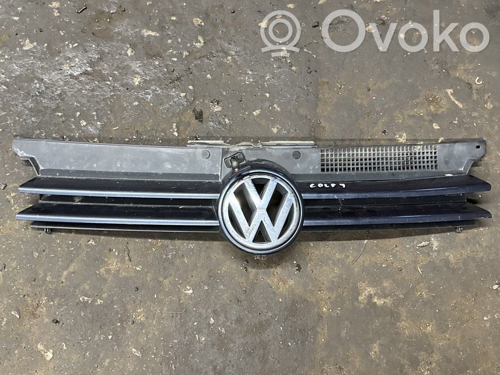 Volkswagen Golf IV Rejilla delantera 