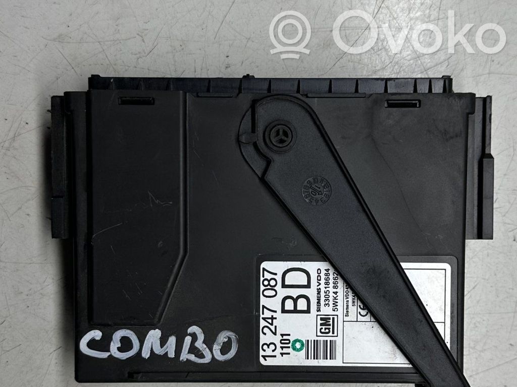 Opel Combo C Central body control module 