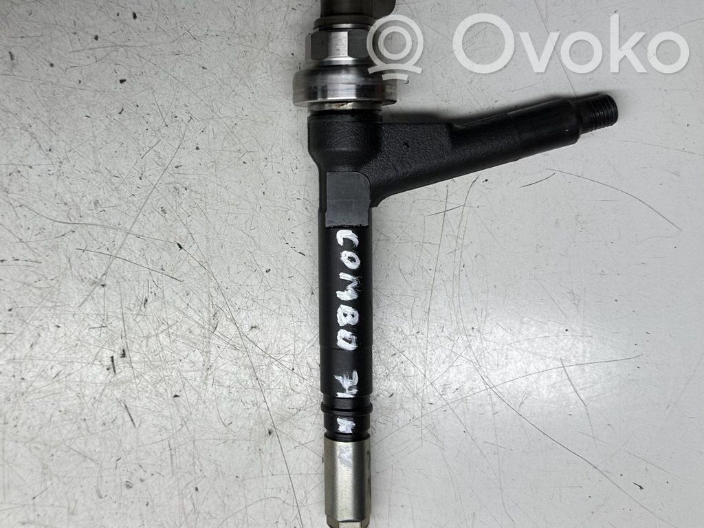 Opel Combo C Inyector de combustible 