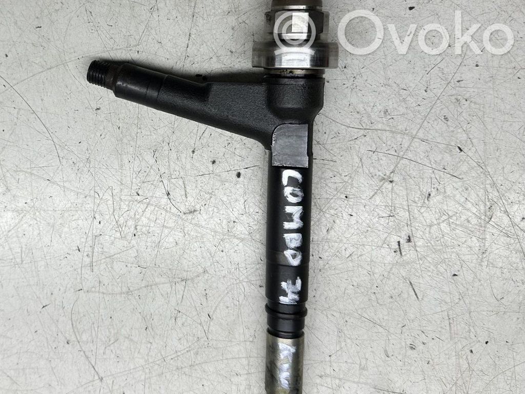 Opel Combo C Inyector de combustible 