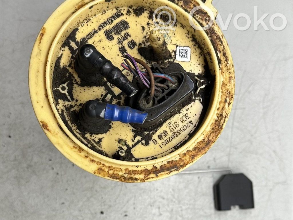 Volkswagen PASSAT B6 Pompa paliwa w zbiorniku 