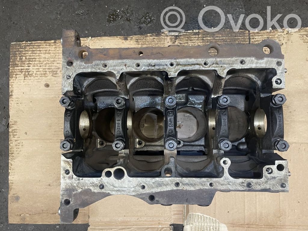 Volkswagen Touran I Engine block 