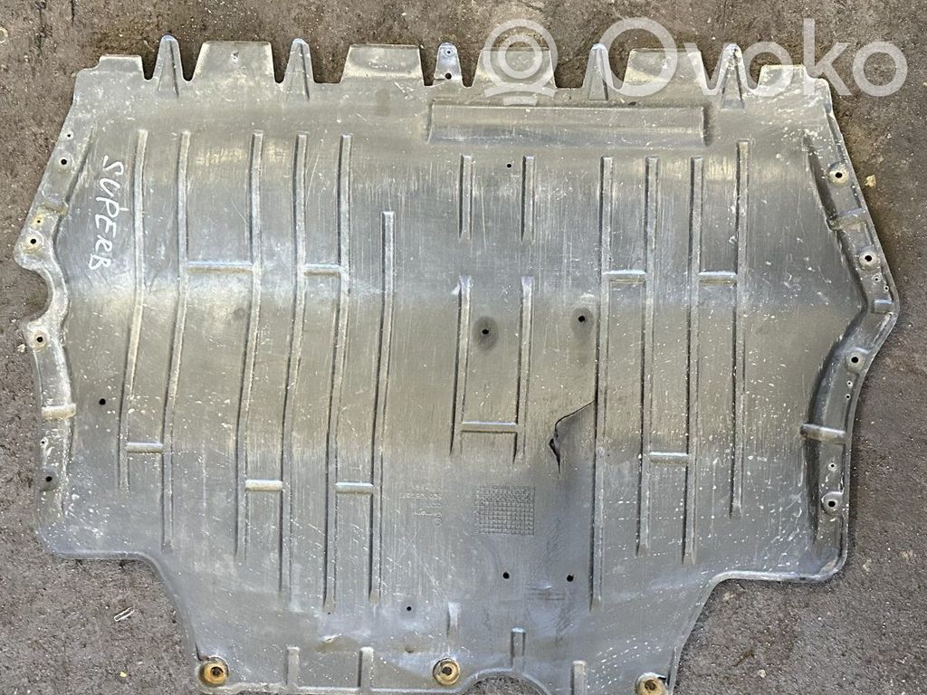 Skoda Superb B6 (3T) Engine splash shield/under tray 