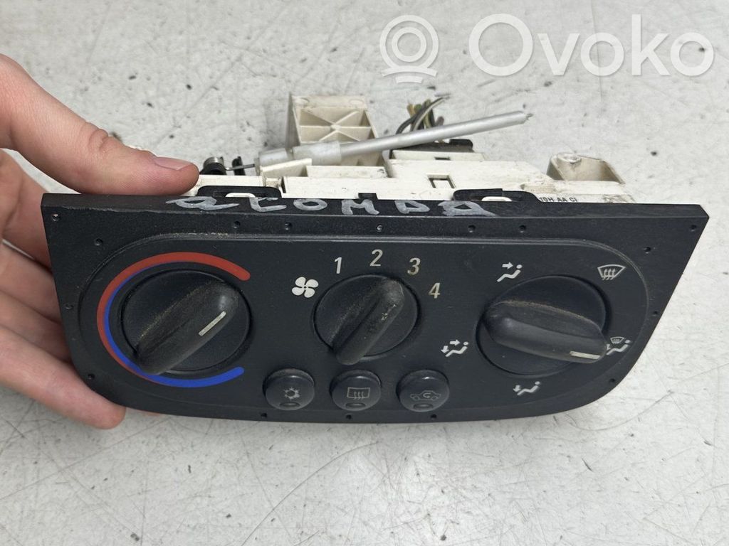 Opel Combo C Climate control unit 