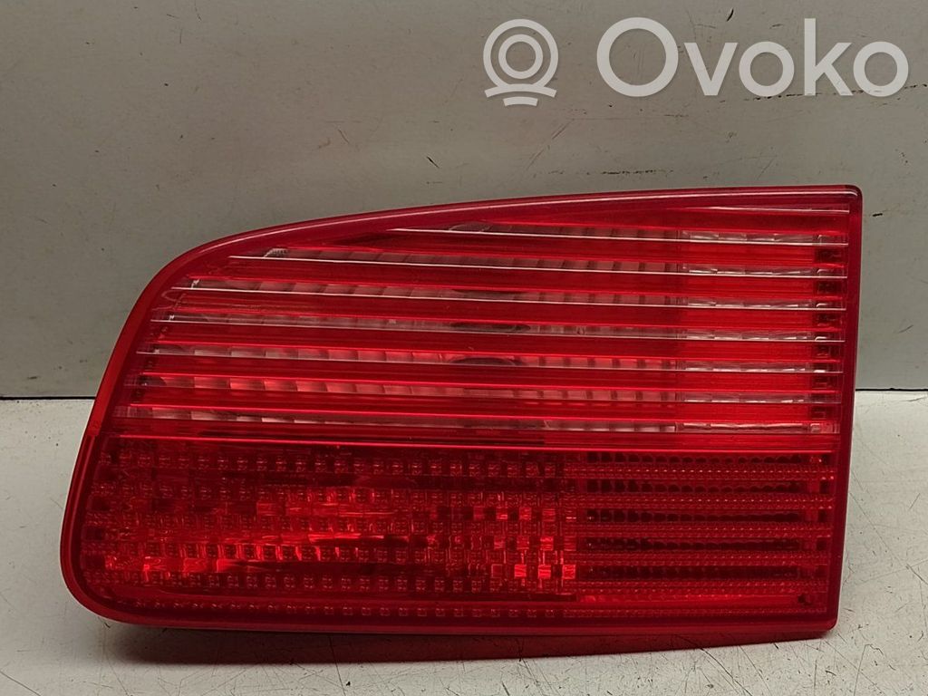 Saab 9-5 Galinis žibintas dangtyje 