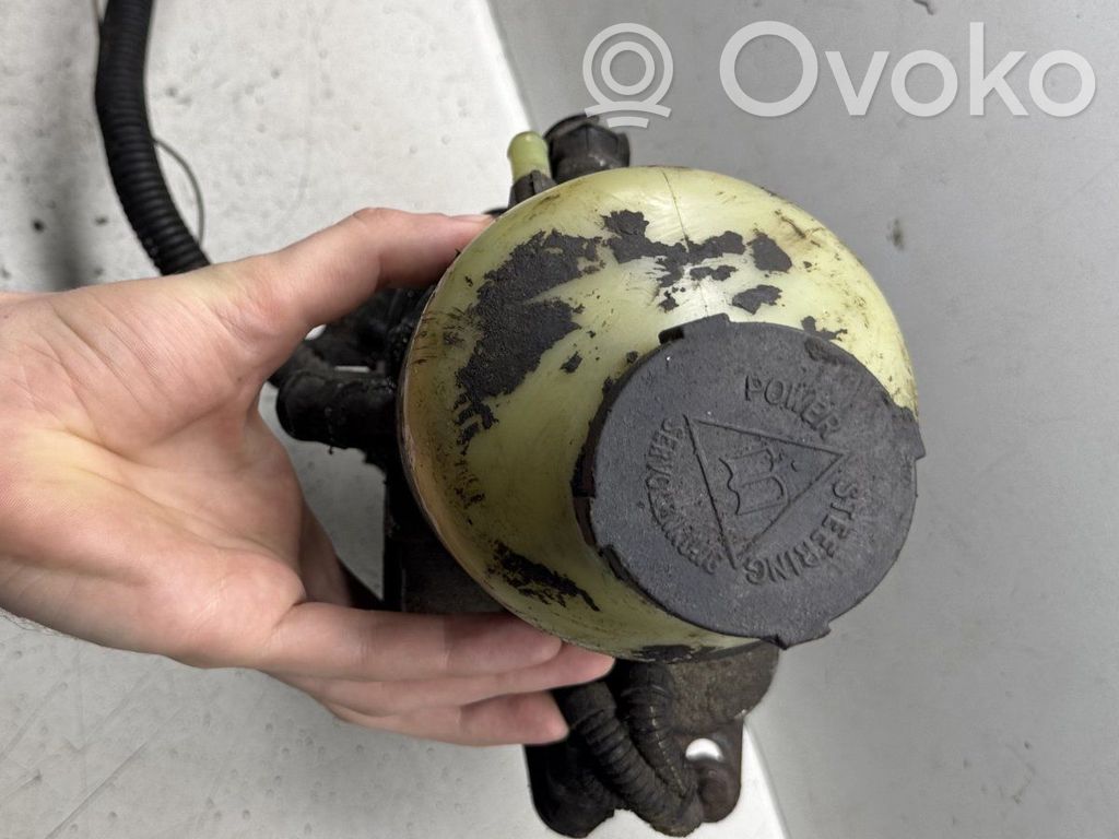 Opel Astra H Power steering pump 