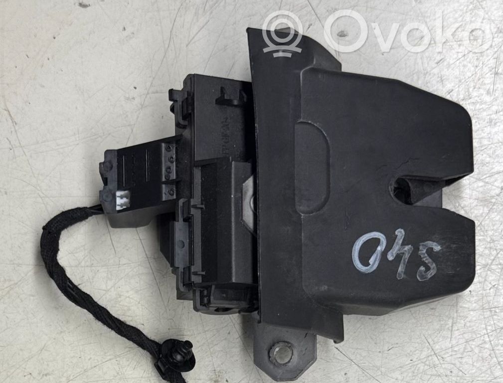 Volvo S40 Zamek klapy tylnej / bagażnika 