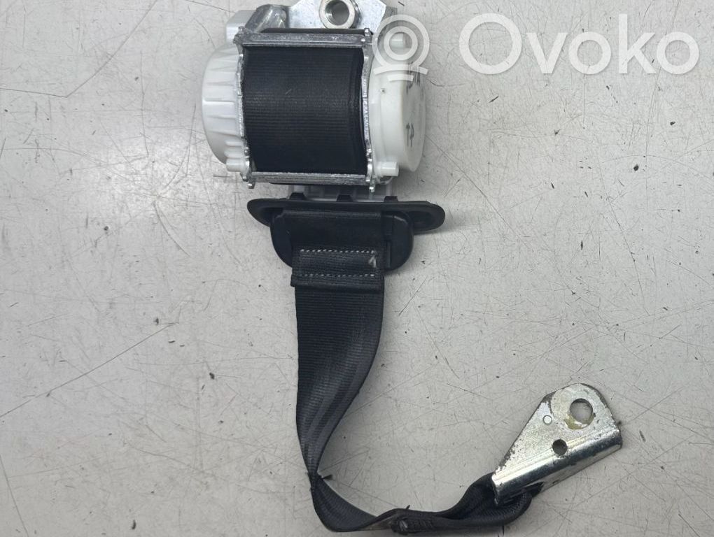 Volkswagen Jetta VI Takaistuimen turvavyö 