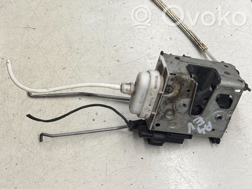 Audi A4 S4 B5 8D Etuoven lukko 